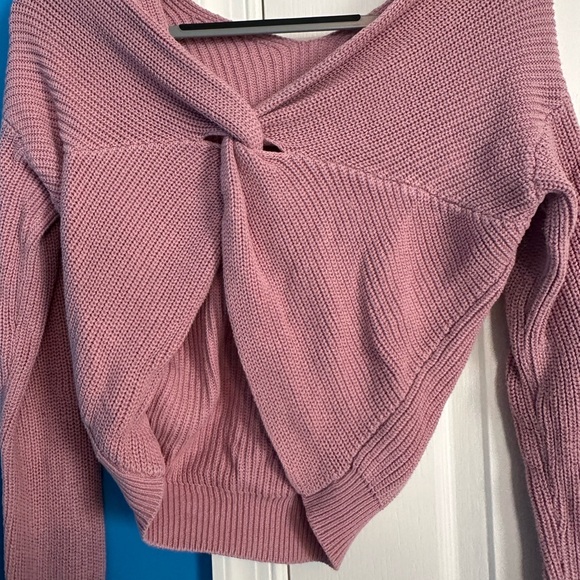 Twist back pink sweater - Picture 3 of 3